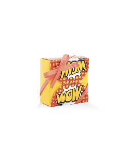 PAP/00700 Wow su fondo giallo