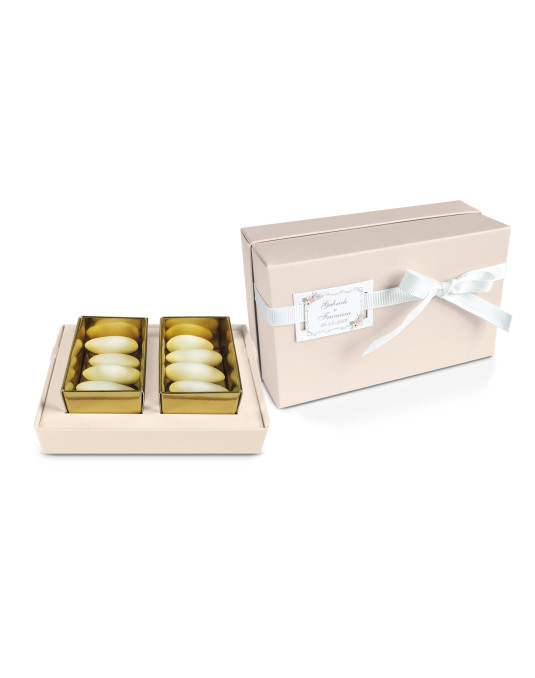 Astuccio fondo e coperchio di colore cipria, con targhettina personalizzabile