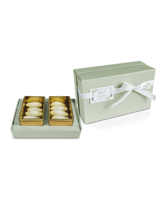 Astuccio fondo e coperchio di colore salvia, con targhettina personalizzabile